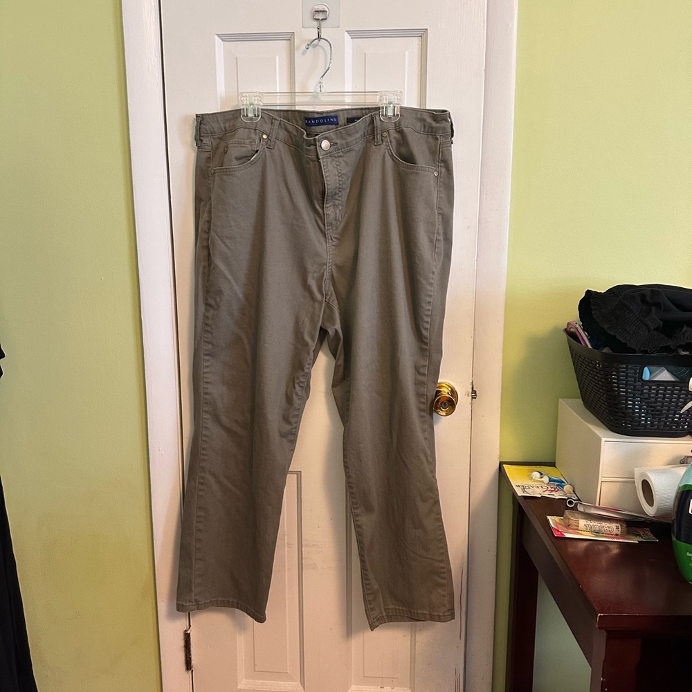 Bandolino Women's Plus size Olive Chinos